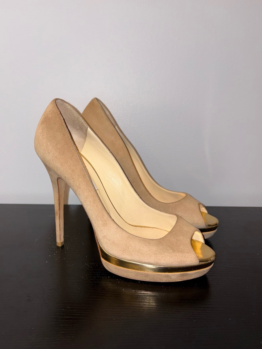 Jimmy Choo London Beige Suede Gold Peep Toe Platform Heels Pumps EU 41